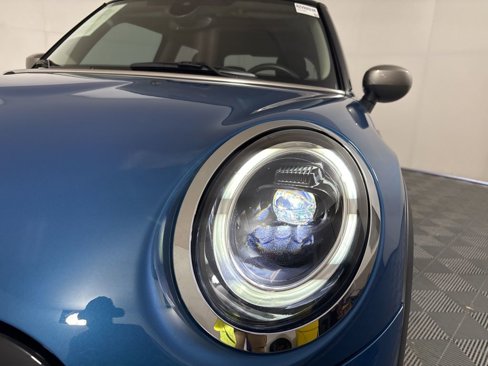 Certified 2024 MINI Cooper 2-Door Hardtop image 8