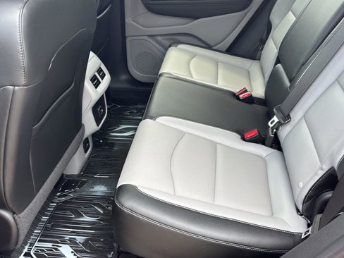 Certified 2023 GMC Terrain SLT w/ Infotainment Package II image 16