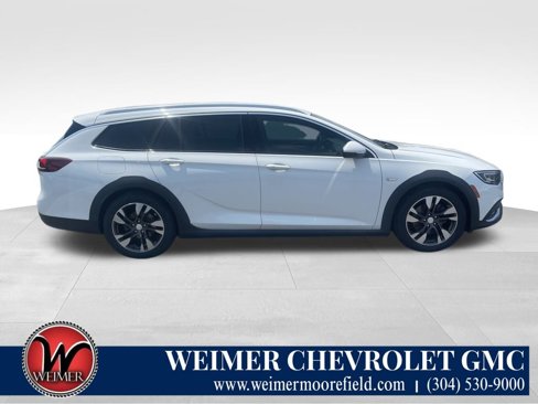 Used 2018 Buick Regal Essence w/ Driver Confidence Package #1 image 2