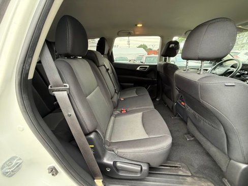 Used 2017 Nissan Pathfinder SV w/ Trailer Tow Package image 28