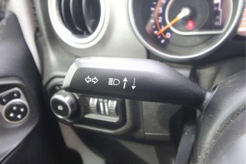 Used 2018 Jeep Wrangler Unlimited Sahara image 16