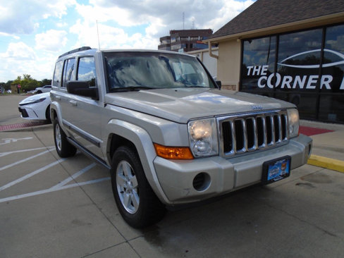 Used 2007 Jeep Commander Sport image 1