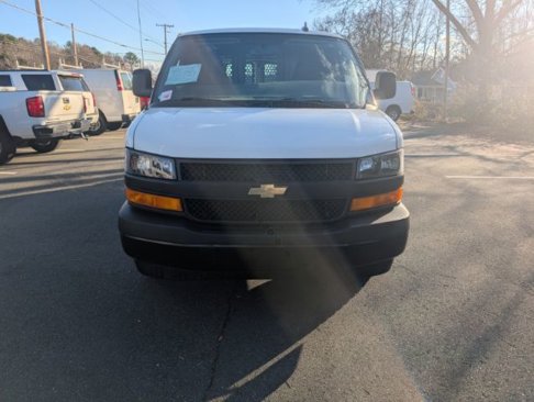 Used 2022 Chevrolet Express 2500 w/ Driver Convenience Package image 5