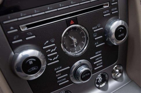 Used 2014 Aston Martin DB9 Volante image 22