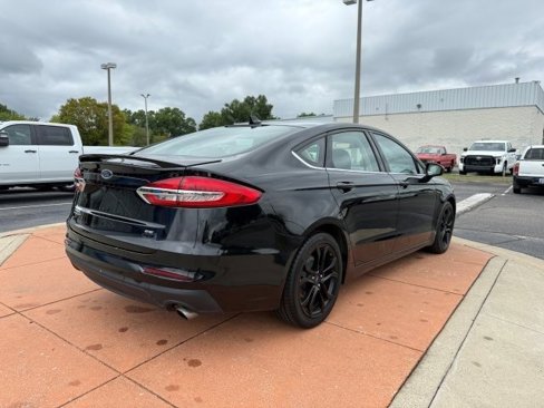 Used 2020 Ford Fusion SE w/ Equipment Group 151A image 6