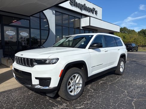 Used 2023 Jeep Grand Cherokee L Laredo image 2