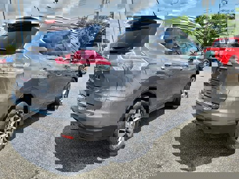 Used 2015 Nissan Rogue SL w/ SL Premium Package image 5