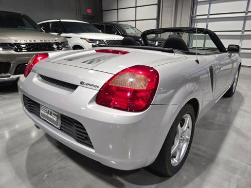 Used 2001 Toyota MR2 image 11