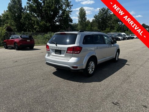 Used 2013 Dodge Journey SXT w/ Flexible Seating Group image 5