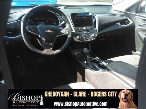 Used 2023 Chevrolet Malibu LT image 3