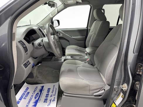 Used 2018 Nissan Frontier SV image 12