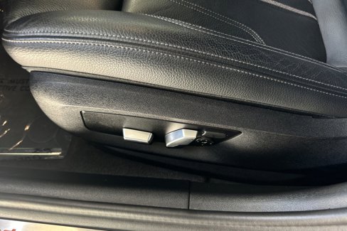 Used 2019 BMW 530i w/ Premium Package image 17