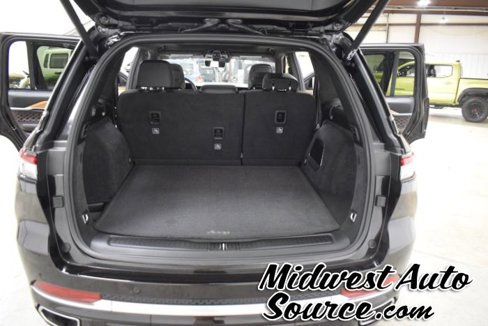 Used 2024 Jeep Grand Cherokee Summit image 31