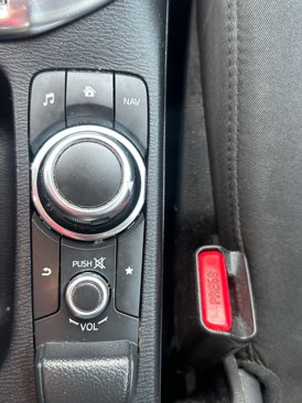 Used 2019 Toyota Yaris LE image 37
