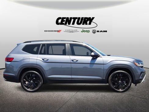 Used 2022 Volkswagen Atlas SE image 2