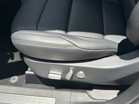 New 2025 Lincoln Nautilus Premier w/ Jet Appearance Package image 18