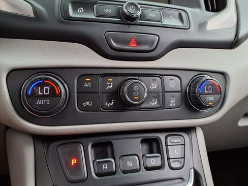 Used 2019 GMC Terrain SLE w/ Driver Convenience Package image 8
