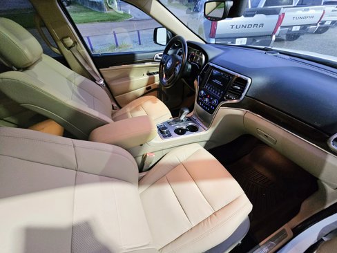Used 2018 Jeep Grand Cherokee Limited w/ Luxury Group II image 11