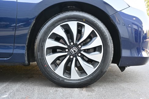 Used 2015 Honda Accord Touring image 13