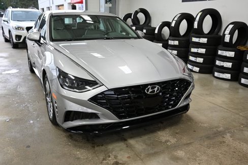 Used 2023 Hyundai Sonata SEL w/ Preferred Accessory Package image 3
