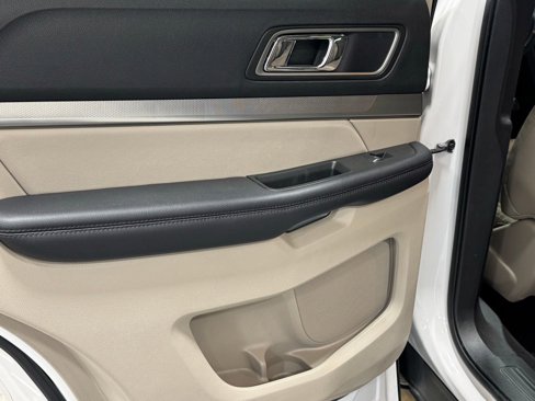Used 2019 Ford Explorer XLT w/ Equipment Group 202A image 22