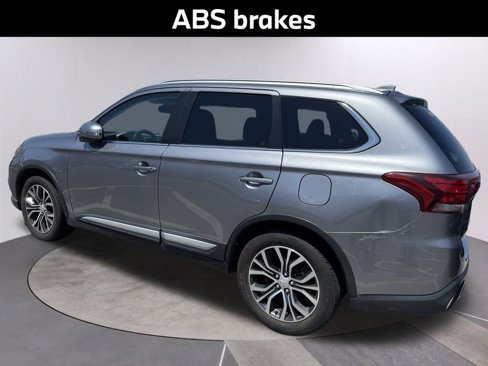 Used 2018 Mitsubishi Outlander SEL image 6