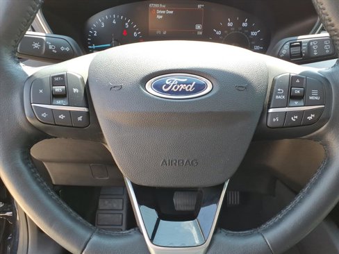 Used 2021 Ford Escape SE w/ SE Sport Appearance Package image 25