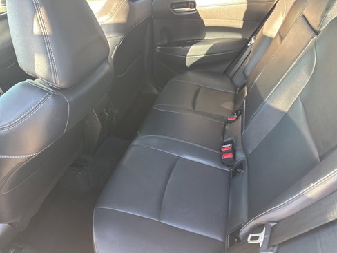 Used 2023 Toyota Corolla Cross XLE image 12