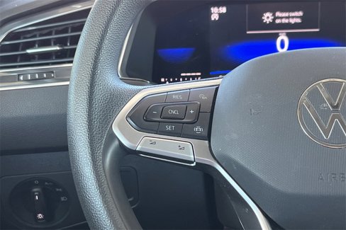 Used 2022 Volkswagen Tiguan S image 32