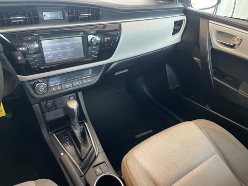 Used 2015 Toyota Corolla LE image 21