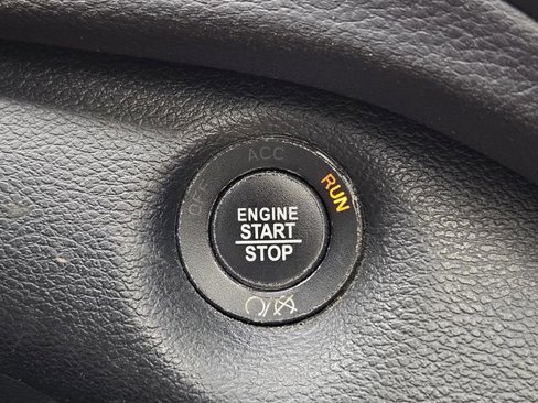 Used 2019 Jeep Cherokee Trailhawk image 32