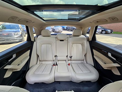 Used 2020 Audi Q5 e Premium w/ Convenience Package image 12