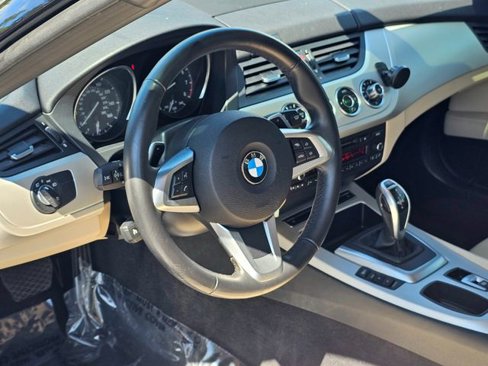 Used 2012 BMW Z4 sDrive28i image 16