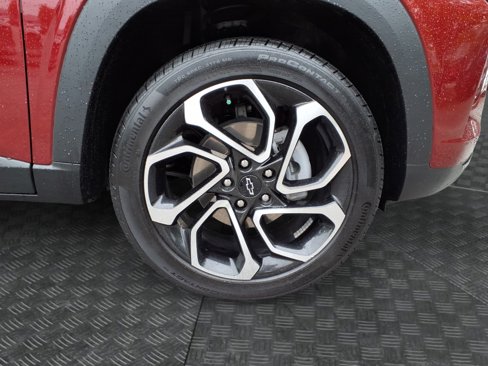 Certified 2024 Chevrolet Trax RS w/ Driver Confidence Package image 9