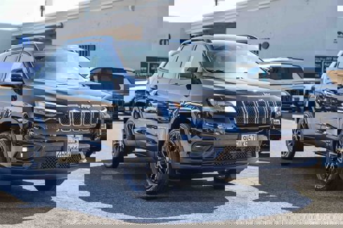 Used 2022 Jeep Cherokee Latitude Lux w/ Sun & Sound Group image 3