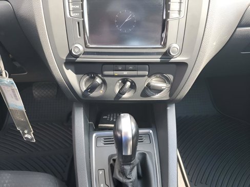 Used 2016 Volkswagen Jetta S image 36