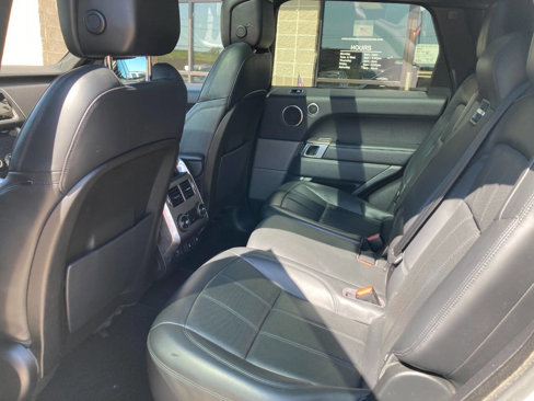 Used 2018 Land Rover Range Rover Sport HSE image 12