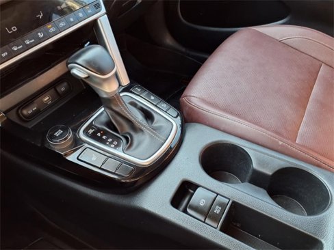 Certified 2022 Kia Seltos SX w/ Sunroof Package image 31