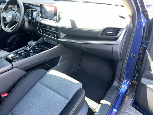 Used 2023 Nissan Rogue SV image 28