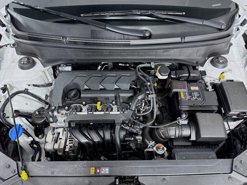 Certified 2025 Hyundai Venue SEL image 30