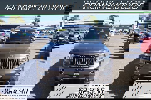 Used 2017 Jeep Grand Cherokee Limited w/ Trailer Tow Group IV image 26