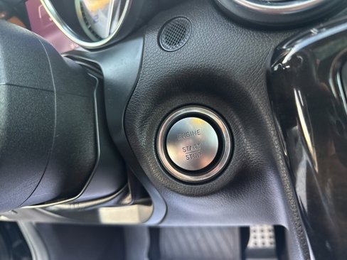 Used 2015 Mercedes-Benz SLK 250 image 19