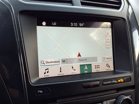 Used 2018 Ford Explorer XLT w/ Equipment Group 202A image 10