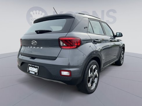 Used 2023 Hyundai Venue SEL image 7