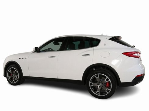 Used 2018 Maserati Levante image 6