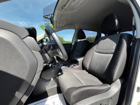 Used 2018 Nissan Rogue SV image 6