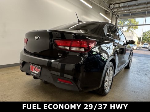 Used 2018 Kia Rio LX image 3