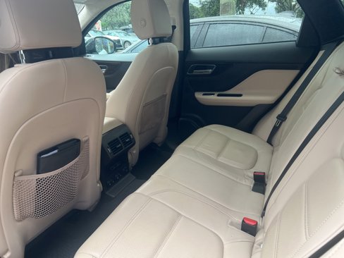 Used 2020 Jaguar F-PACE Prestige image 6