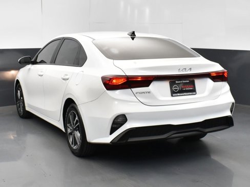 Used 2023 Kia Forte LXS image 6