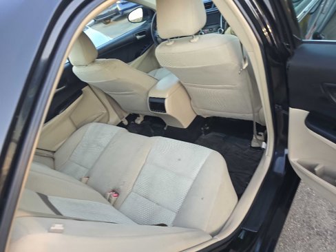 Used 2013 Toyota Camry L image 11